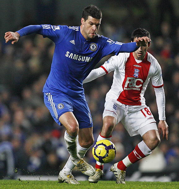 使他们稳居 使他们稳居